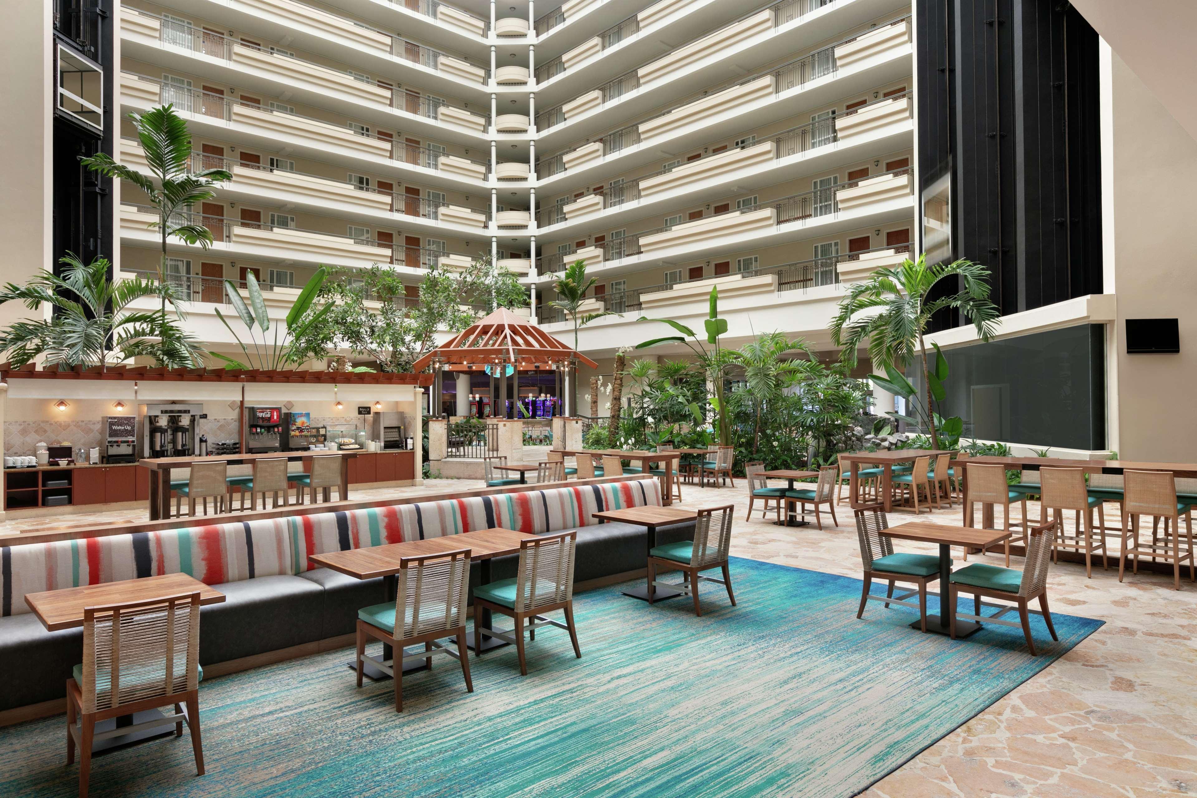 Embassy Suites By Hilton San Juan - Hotel & Casino Exterior photo