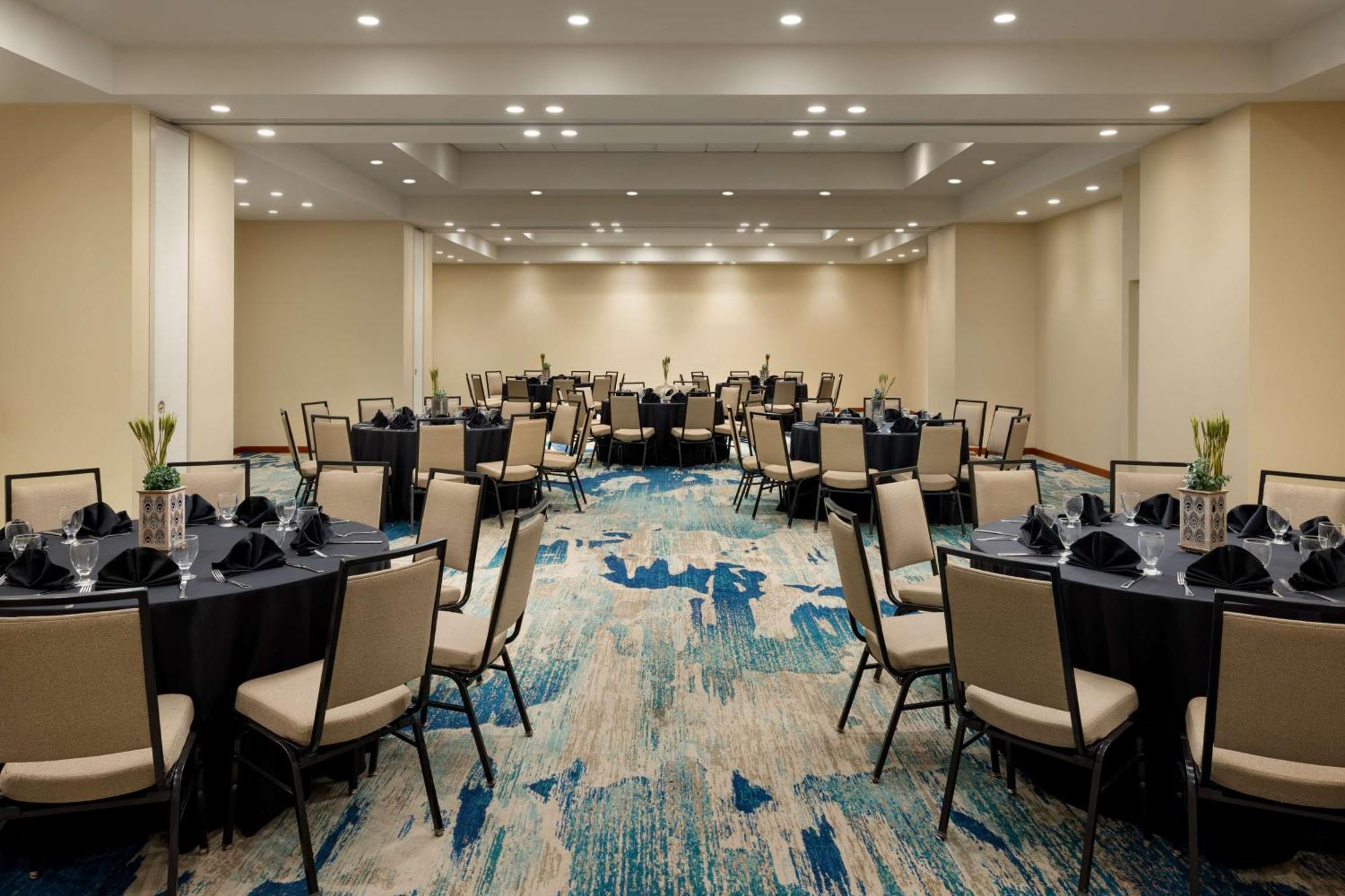Embassy Suites By Hilton San Juan - Hotel & Casino Exterior photo